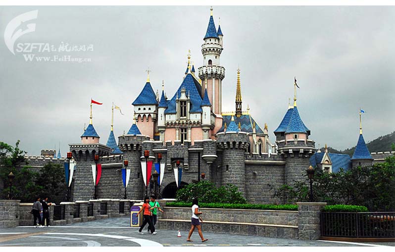 香港迪士尼乐园旅游：睡公主城堡